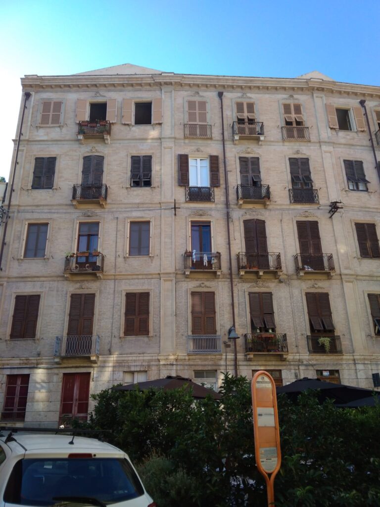Cagliari, passeggiando per il Quartiere Villanova