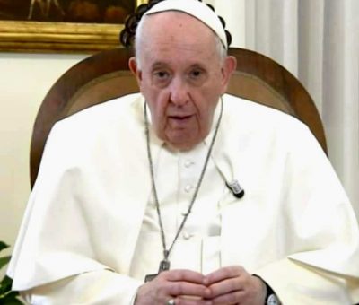 Papa Francesco a Che tempo che fa: "La guerra viene prima delle persone"